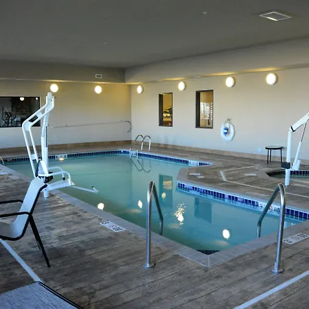 Holiday Inn Express & Suites Glendive By Ihg-2